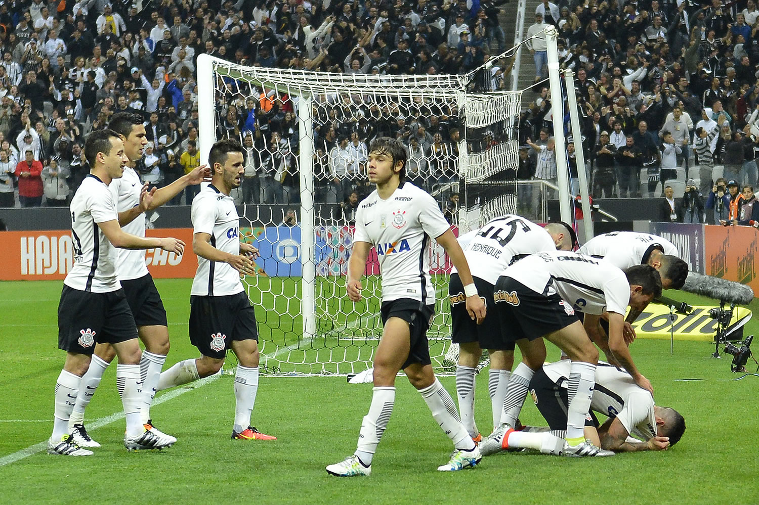 Santa Cruz – Corinthians V 1,8