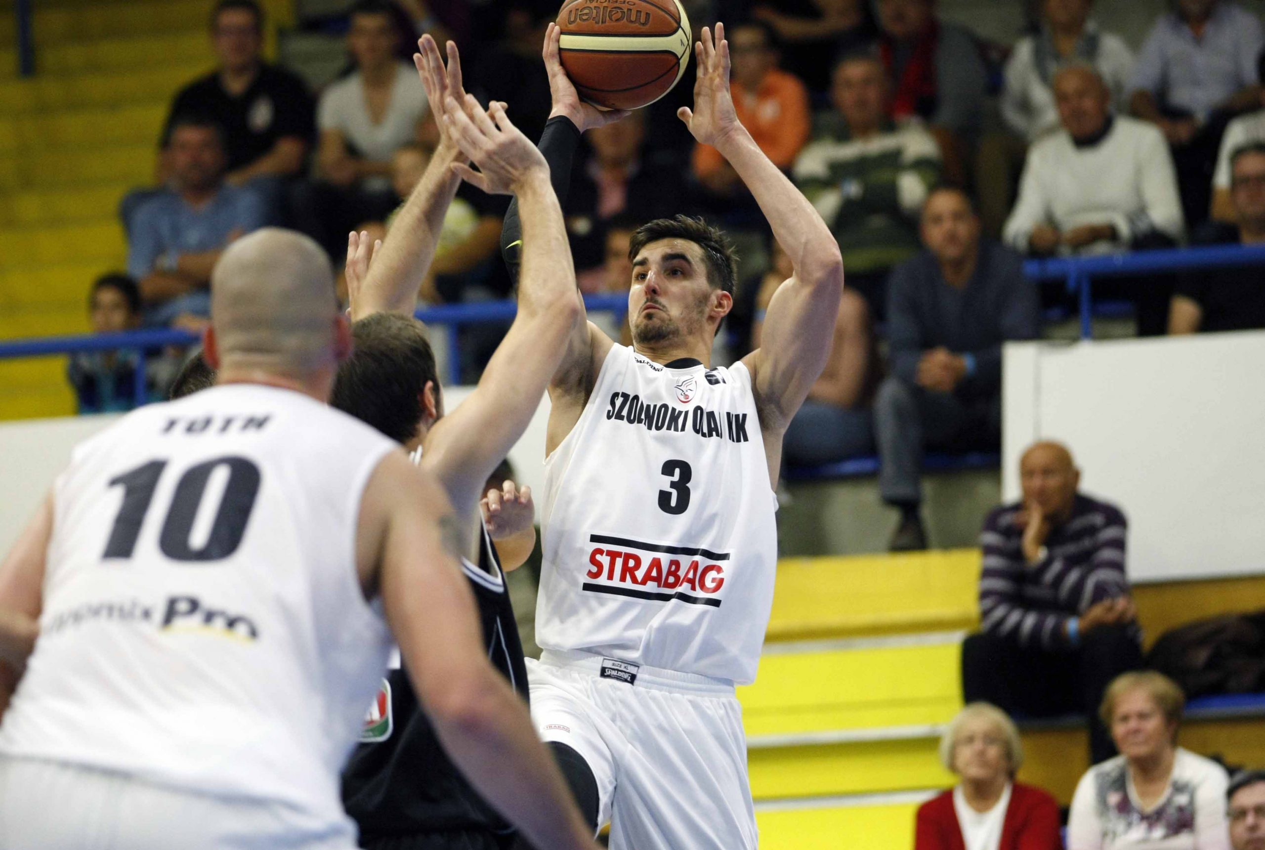 Szolnoki Olaj – AEK Athén (AH -9,5) V 1,83