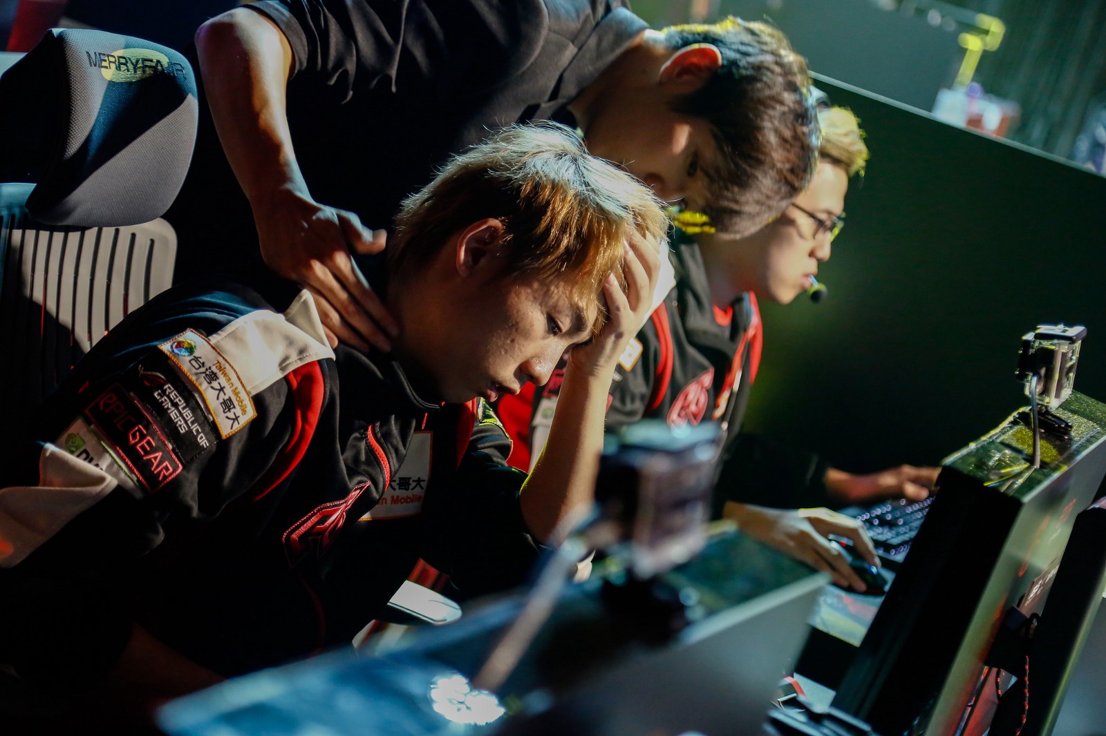 Flash Wolves – Ahq Esport Club (pontos eredmény: 2-0) 2,25