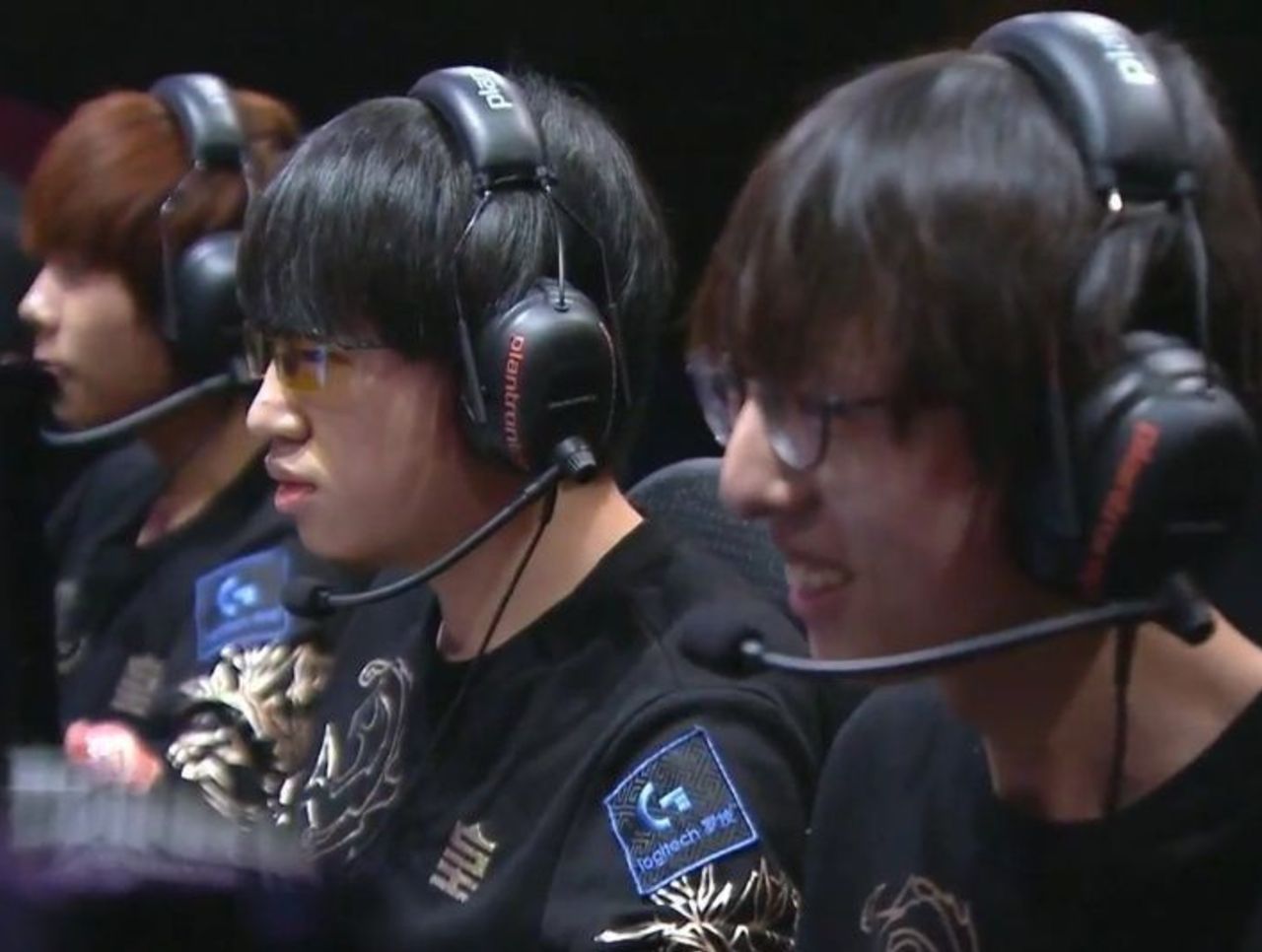 World Elite – Royal Never GiveUp V 1,70