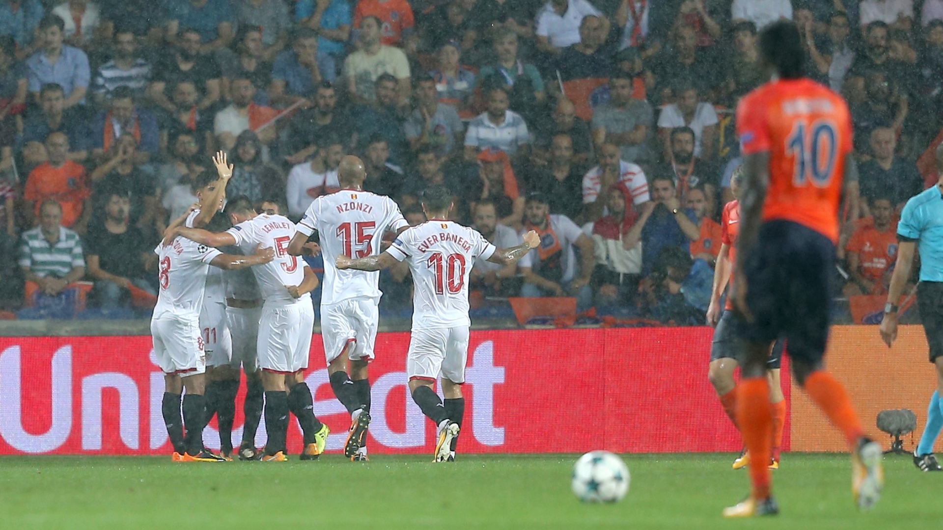 Sevilla – Basaksehir (mindkét csapat szerez gólt) 1,83