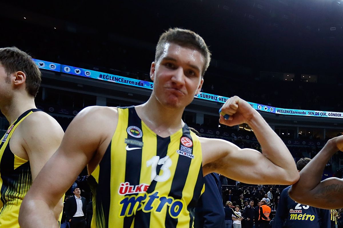 Oroszország – Szerbia (Bogdanovic pont+gólpassz+lepattanó: 27,5 felett) 1,85