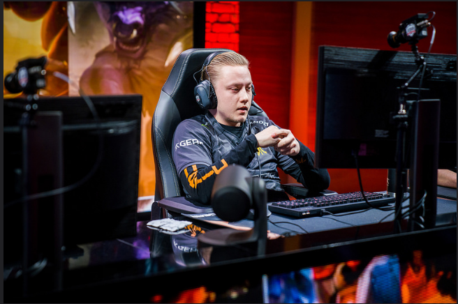 Fnatic – Roccat H 1,50