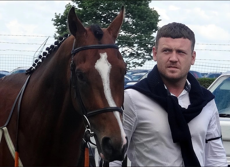 Gurkha Friend (helyre) 1,80