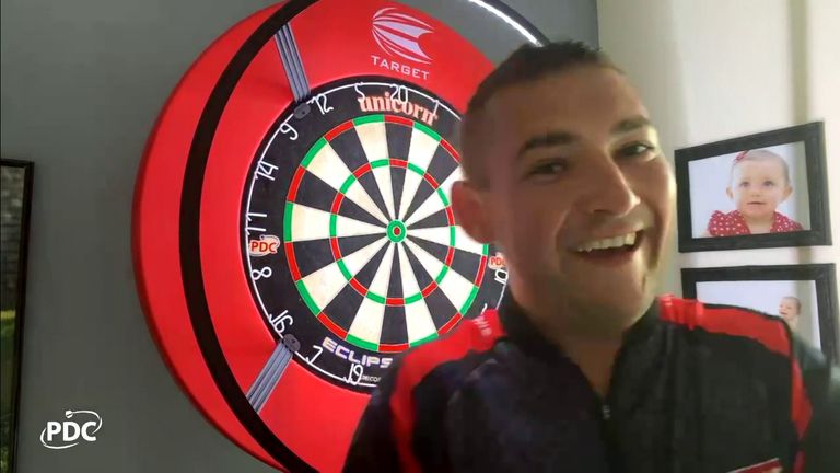 Aspinall – G. Anderson (5,5 db 180-as dobás felett) 2,00