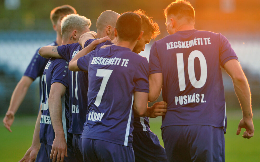 Ajka – Kecskemét (félidő és végeredmény: V és V) 3,00