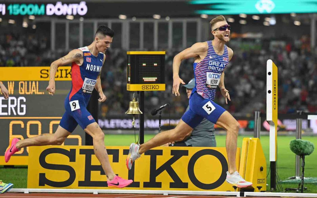 atlétika VB 2023 – férfi 1500 m-es síkfutás (J. Kerr: 1-3. helyen végez) 3.25