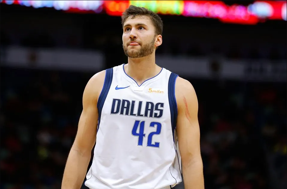 Dallas Mavericks – Boston Celtics (M. Kleber pontjai: 2.5 alatt) 2.04