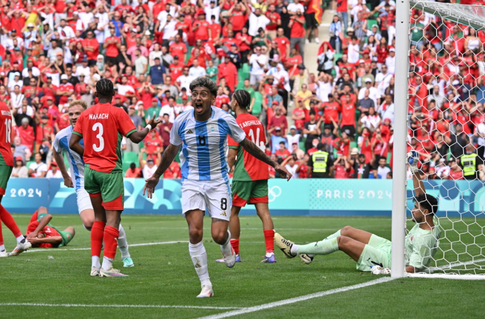 Argentína – Marokkó (mindkét csapat szerez gólt) 2.05